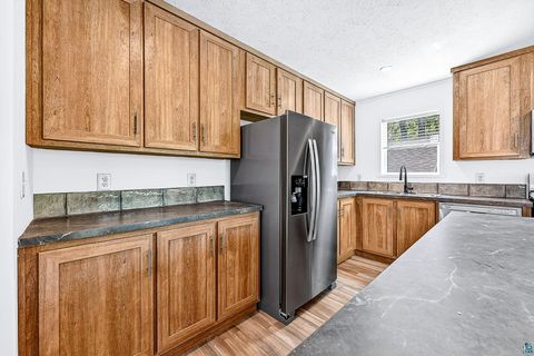 Tiny photo for 306 W Palm St, Duluth, MN 55811 (MLS # 6125922)