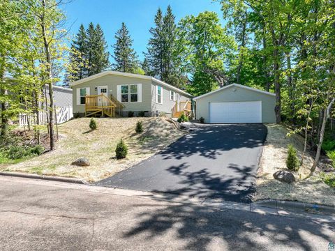 Photo of 306 W Palm St, Duluth, MN 55811 (MLS # 6125922)