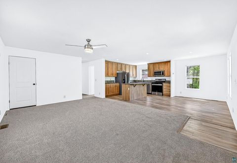 Tiny photo for 306 W Palm St, Duluth, MN 55811 (MLS # 6125922)