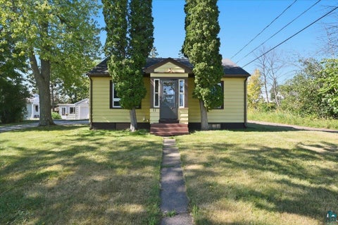 Photo of 11 S 51st Ave E AVE, Duluth, MN 55804 (MLS # 6127716)