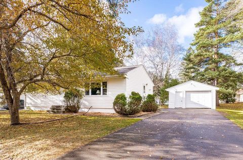 Photo of 809 24th St, Cloquet, MN 55720 (MLS # 6122927)