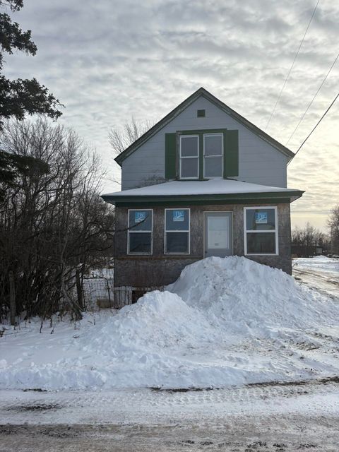 Photo of 10 Glencrest Ct, Duluth, MN 55808 (MLS # 6123115)