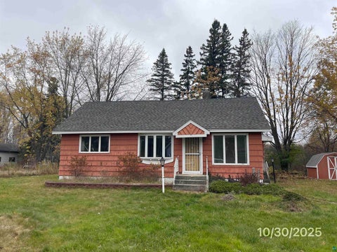 Photo of 821 W Page St, Duluth, MN 55811 (MLS # 6126553)