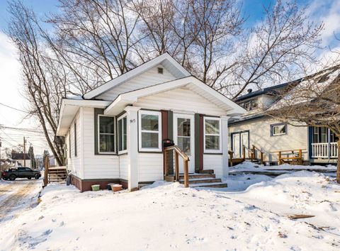 Photo of 915 N 13th Ave E Ave, Duluth, MN 55805 (MLS # 6123221)