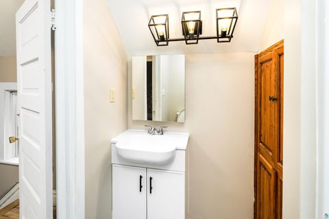 Tiny photo for 706 E 11th St, Duluth, MN 55805 (MLS # 6123969)