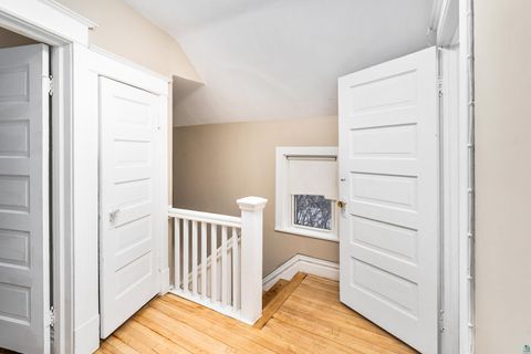 Tiny photo for 706 E 11th St, Duluth, MN 55805 (MLS # 6123969)