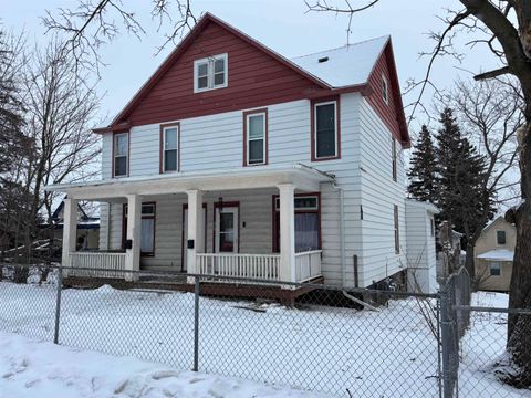 Photo of 616 E 6th St, Duluth, MN 55805 (MLS # 6123248)