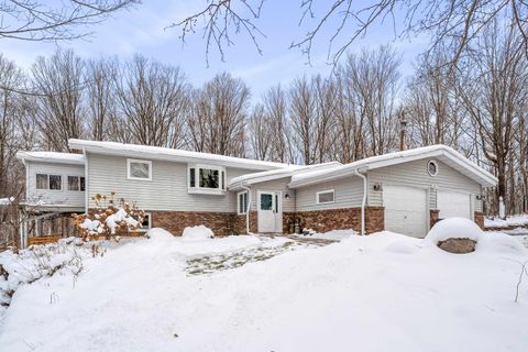 Photo of 5105 Sheridan Rd, Hermantown, MN 55811 (MLS # 6123133)