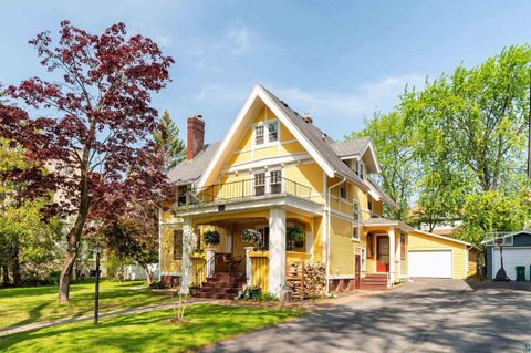 Photo of 2415 E 2nd St, Duluth, MN 55812 (MLS # 6123885)