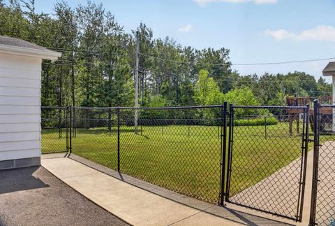 Tiny photo for 312 W Rainbow St, Duluth, MN 55811 (MLS # 6126861)