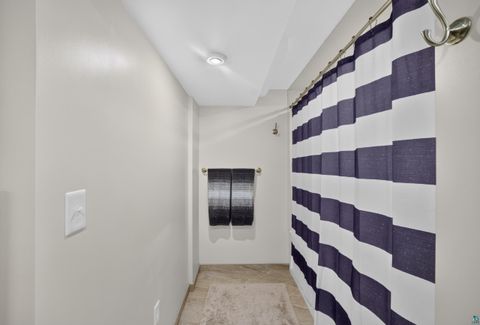 Tiny photo for 312 W Rainbow St, Duluth, MN 55811 (MLS # 6126861)