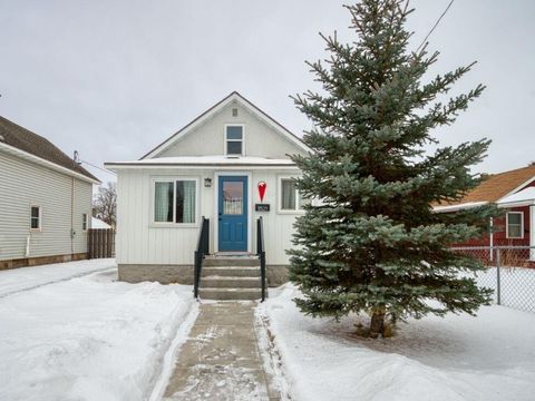 Photo of 1521 15th Ave E Ave, Hibbing, MN 55746 (MLS # 6123369)