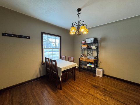 Tiny photo for 210 N Court Ave, Sandstone, MN 55072 (MLS # 6123314)