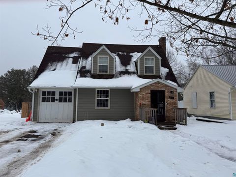 Photo of 210 N Court Ave, Sandstone, MN 55072 (MLS # 6123314)