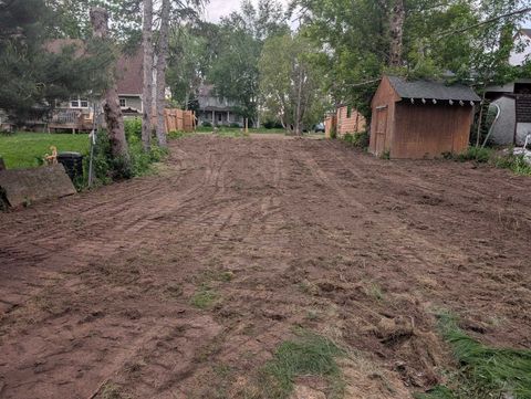 Tiny photo for 210 N Court Ave, Sandstone, MN 55072 (MLS # 6123314)