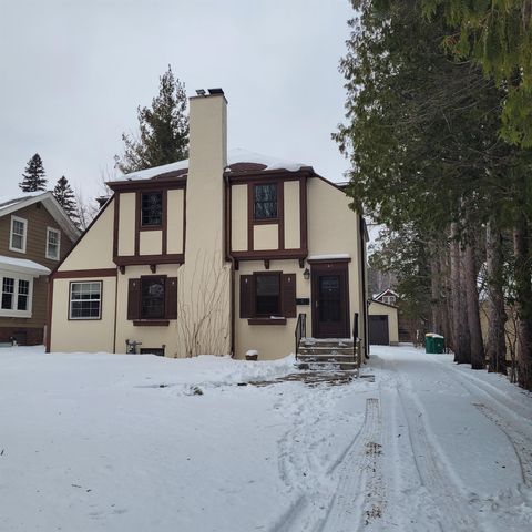 Photo of 145 Waverly Pl, Duluth, MN 55803 (MLS # 6123164)