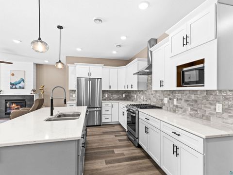 Tiny photo for 219 Coffee Creek Blvd, Duluth, MN 55811 (MLS # 6124908)