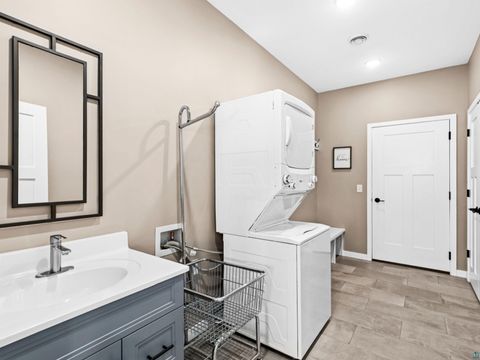 Tiny photo for 219 Coffee Creek Blvd, Duluth, MN 55811 (MLS # 6124908)