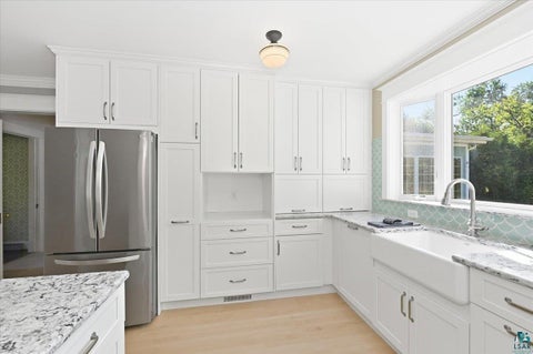Tiny photo for 130 Laurie St, Duluth, MN 55803 (MLS # 6127676)
