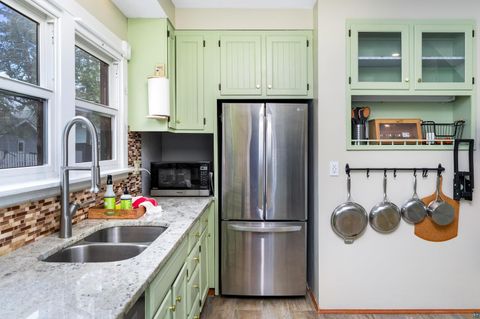 Tiny photo for 2001 E 9th St, Duluth, MN 55812 (MLS # 6125929)