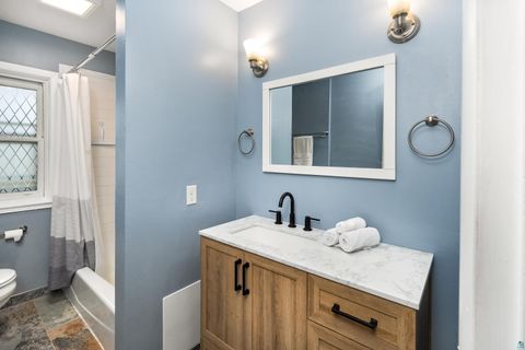 Tiny photo for 2001 E 9th St, Duluth, MN 55812 (MLS # 6125929)