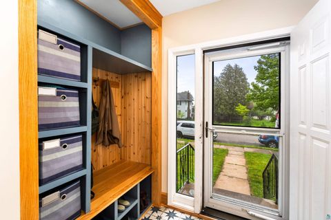 Tiny photo for 2001 E 9th St, Duluth, MN 55812 (MLS # 6125929)