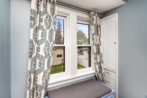 Tiny photo for 2001 E 9th St, Duluth, MN 55812 (MLS # 6125929)