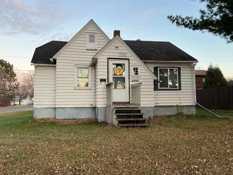 Photo of 2902 2nd Ave E Ave, Hibbing, MN 55746 (MLS # 6123016)