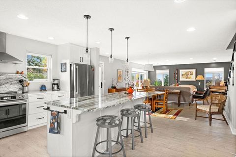 Tiny photo for 1515 Minnesota Ave, Duluth, MN 55802 (MLS # 6122648)