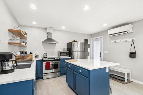 Tiny photo for 1515 Minnesota Ave, Duluth, MN 55802 (MLS # 6122648)