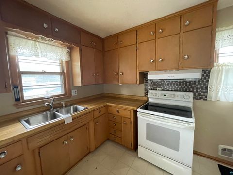Tiny photo for 2412 NW 18th Ave, Rochester, MN 55901 (MLS # 6126458)