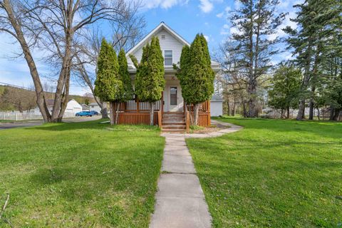 Photo of 5201 Ivanhoe St, Duluth, MN 55804 (MLS # 6125571)