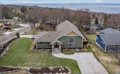 Photo of 1524 Boulevard Pl, Duluth, MN 55811 (MLS # 6125160)