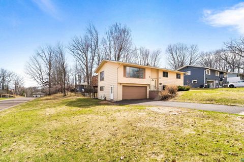 Tiny photo for 330 E Faribault St, Duluth, MN 55803 (MLS # 6124959)