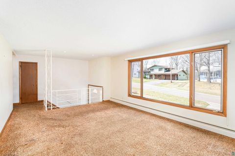 Tiny photo for 330 E Faribault St, Duluth, MN 55803 (MLS # 6124959)