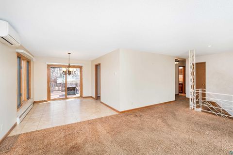 Tiny photo for 330 E Faribault St, Duluth, MN 55803 (MLS # 6124959)