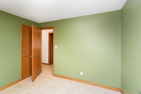 Tiny photo for 330 E Faribault St, Duluth, MN 55803 (MLS # 6124959)