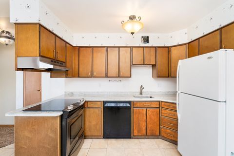 Tiny photo for 330 E Faribault St, Duluth, MN 55803 (MLS # 6124959)