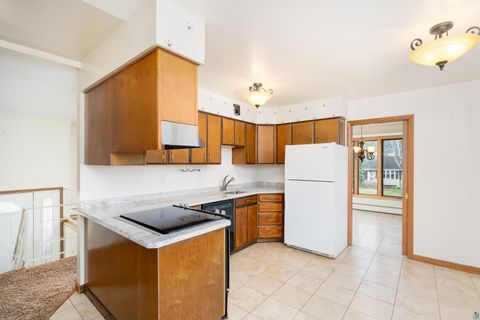 Tiny photo for 330 E Faribault St, Duluth, MN 55803 (MLS # 6124959)