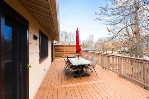 Tiny photo for 330 E Faribault St, Duluth, MN 55803 (MLS # 6124959)
