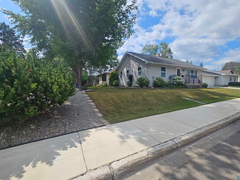Tiny photo for 701 N Auburn Ave, Eveleth, MN 55734 (MLS # 6127019)