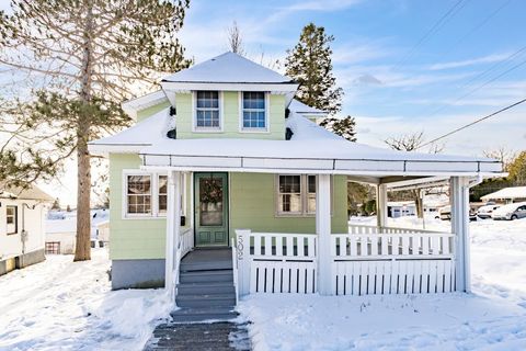 Photo of 502 Sparkman Ave, Duluth, MN 55803 (MLS # 6123200)