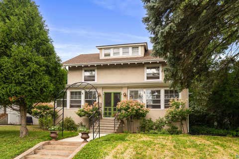 Photo of 2017 E 4th St, Duluth, MN 55812 (MLS # 6127468)