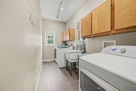 Tiny photo for 12320 Windsor Ct, Burnsville, MN 55337 (MLS # 6127009)