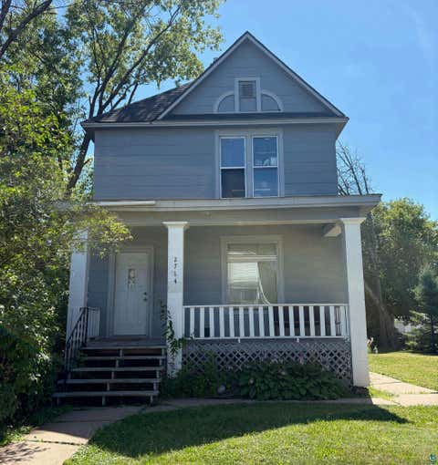 Photo of 2714 W 2nd St, Duluth, MN 55806 (MLS # 6127192)