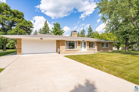 Photo of 1027 Comstock Dr, Deer River, MN 56636 (MLS # 6127215)
