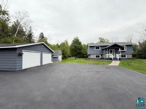 Photo of 302 Stroll Ave, Duluth, MN 55811 (MLS # 6127865)