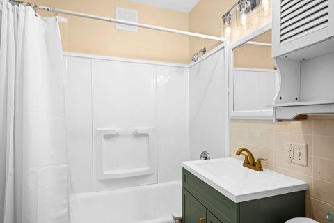 Tiny photo for 821 N 19th Ave E Ave, Duluth, MN 55812 (MLS # 6124829)