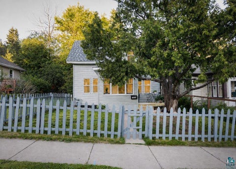 Tiny photo for 1536 N 8th Ave E AVE, Duluth, MN 55805 (MLS # 6126358)