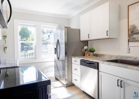 Tiny photo for 1536 N 8th Ave E AVE, Duluth, MN 55805 (MLS # 6126358)